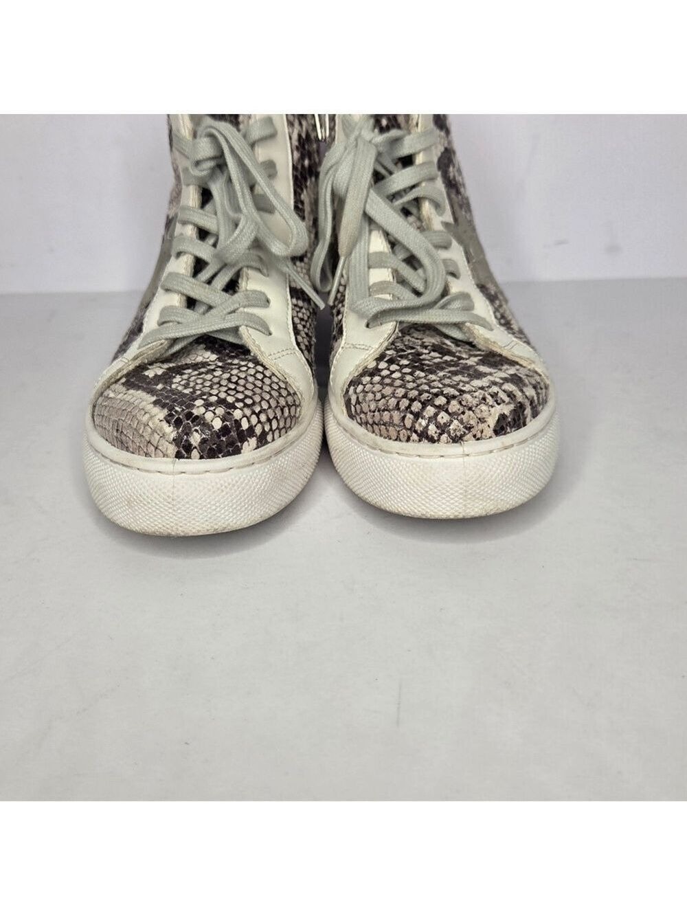 Steve Madden Jaren Snakeskin Star Lace High-Top Sneakers Women's Size 8.5 - Picture 3 of 11